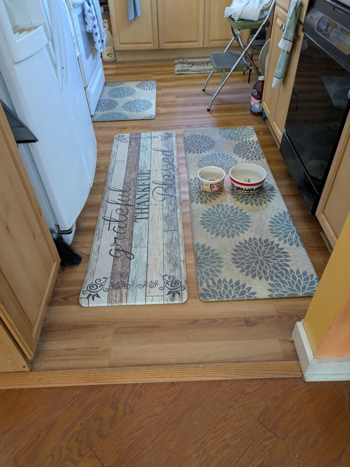HEBE Anti Fatigue Kitchen Mat Set of 2 Non Slip Cushioned Kitchen Mats for Floor Waterproof Farmhouse Kitchen Rugs and Mats Set Comfort Standing Desk Mat Carpet for Sink,Office,Laundry customer photo 1