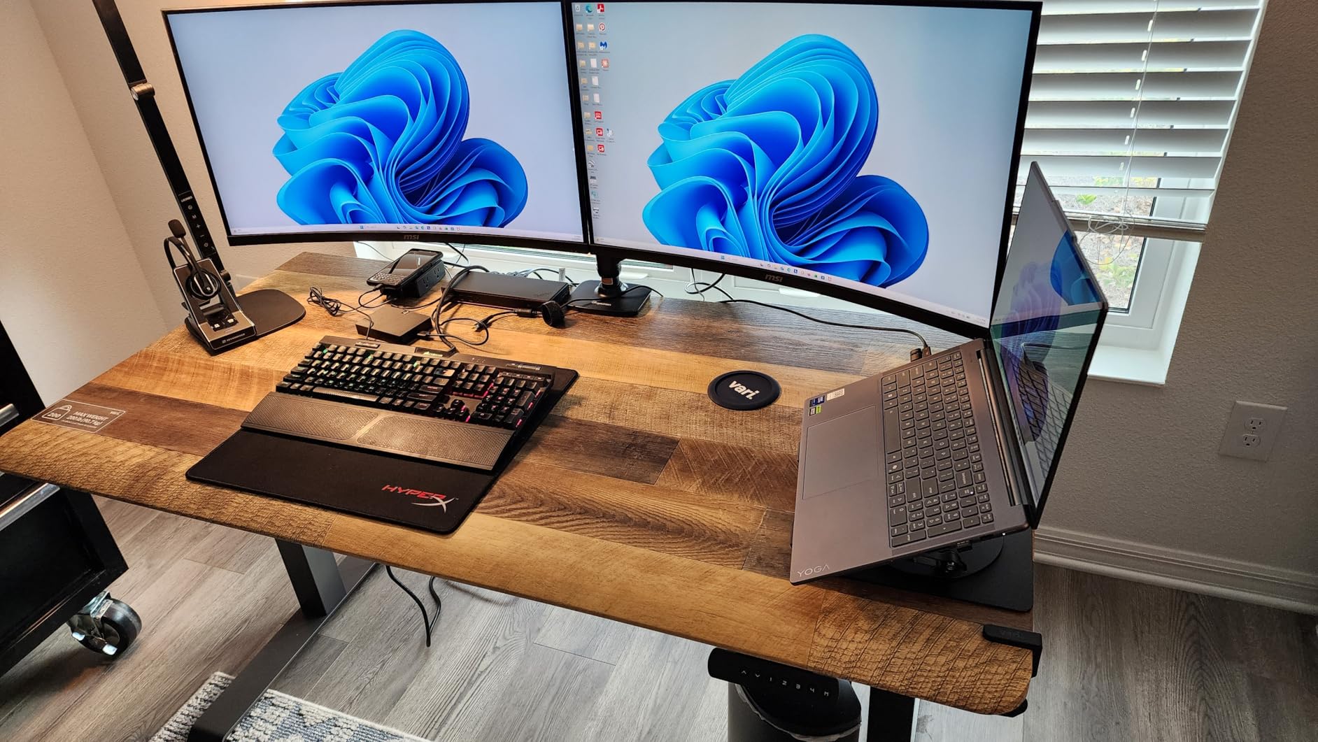 Ergounion Heavy Duty Triple Monitor Mount, Mechanical Spring 3 Monitor Arm for Ultrawide & Curved Screens, Fits Three 13-40 Inch Displays up to 25 lbs Per Arm, Premium Aluminum VESA Stand, Silver customer photo 1
