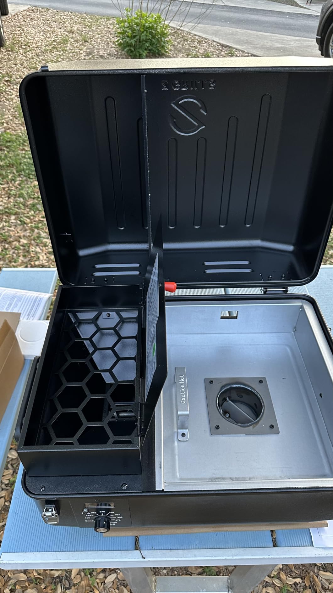 Z GRILLS 2026 200A Table Top Wood Pellet Grill, Pellet Smoker with PID V3.0 Controller, Meat Probes, 202 sq.in Cooking Area, Fit for RVs, Road Trips & Apartments customer photo 2