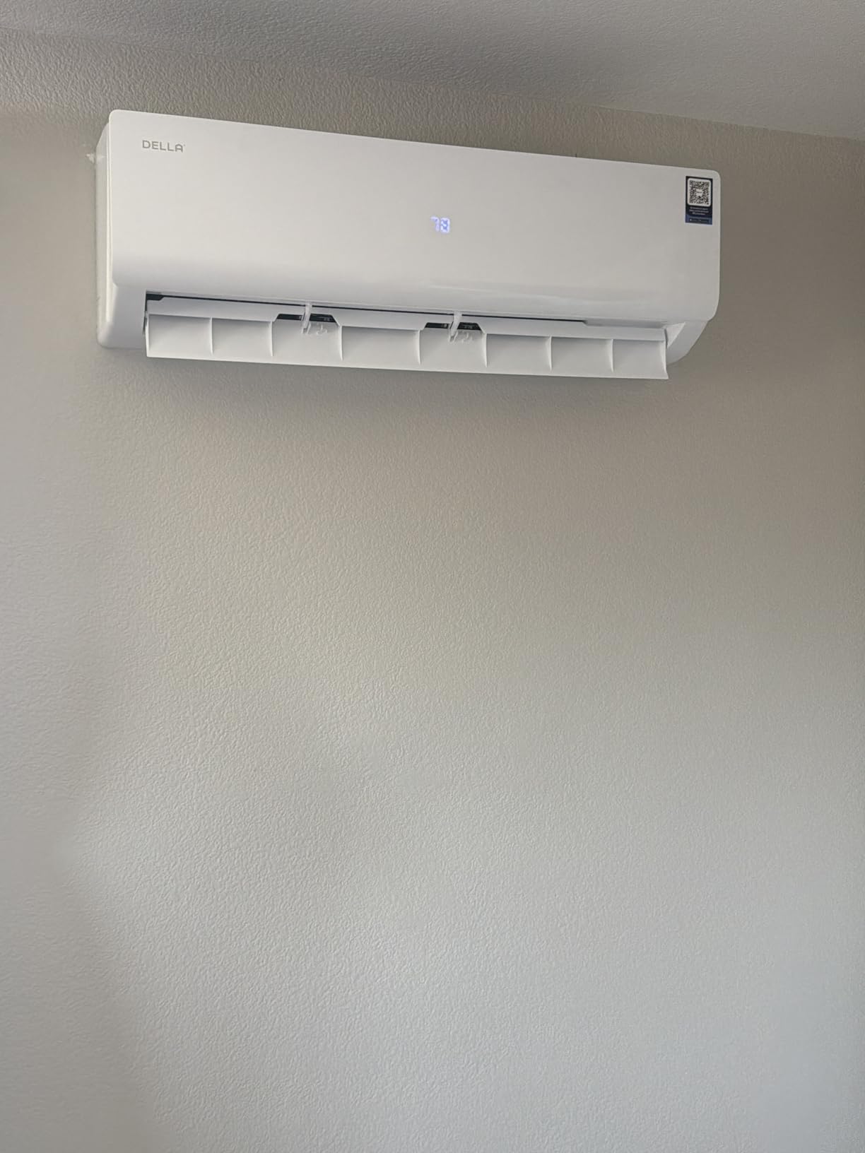 DELLA Vario Series 18000 BTU Wifi Mini Split AC, Work with Alexa 21 SEER2 Cools Up to 1000 Sq.Ft, Energy Efficient 230V Ductless Inverter System with 1.5 Ton Pre-Charged Heat Pump & 16.4ft Kit customer photo 1