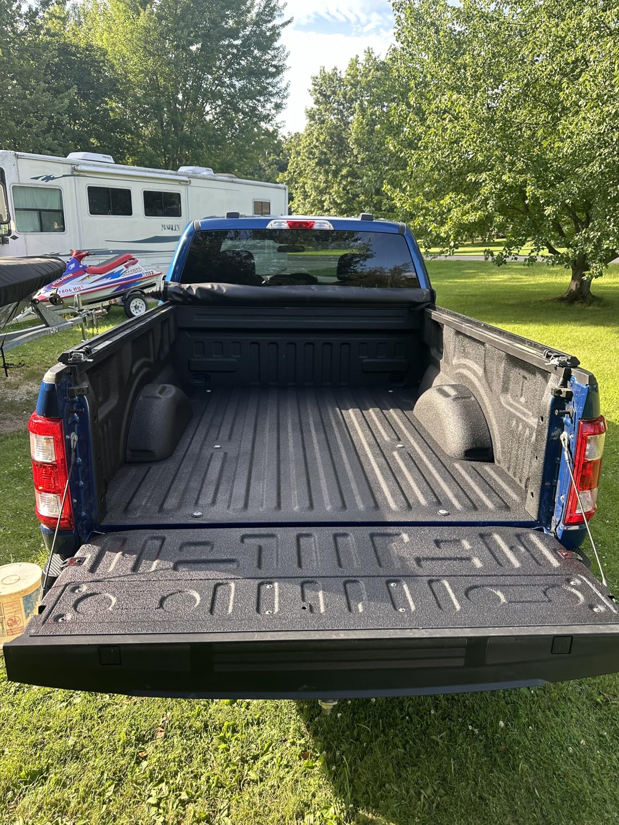 Herculiner Spray On Bed Liner Kit - Professional Grade, 1 Gallon Spray-On, Black customer photo 1