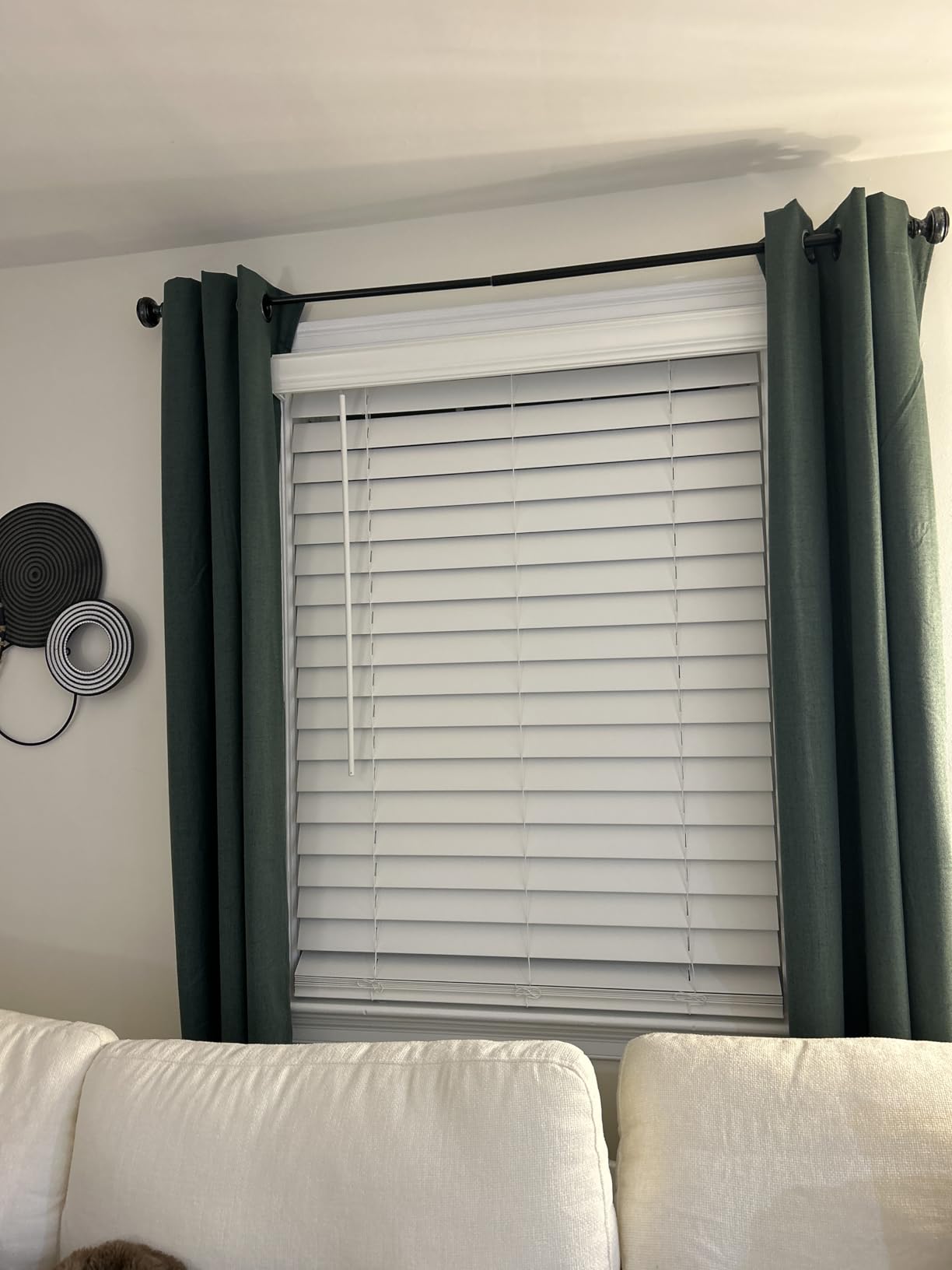 LOTUS & WINDOWARE 2.5-inch Cordless Faux Wood Blind, Plantation Style, 27