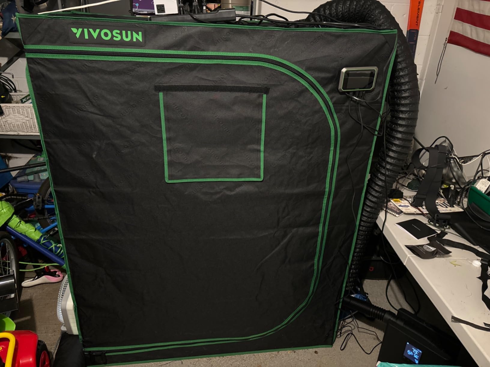 VIVOSUN GIY Smart Grow Tent System 3x3, WiFi-Integrated Grow Tent Kit, with Automate Ventilation and Circulation, Schedule Full Spectrum 200W LED Grow Light, and GrowHub E42A+Controller customer photo 1