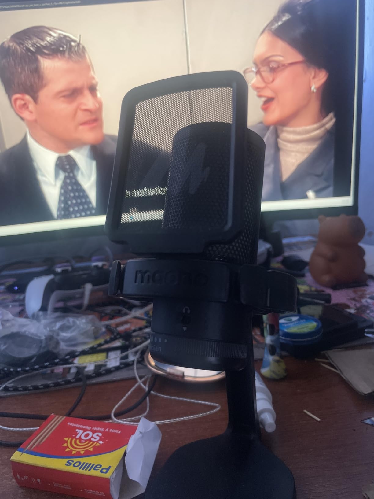 MAONO USB Gaming Microphone for PC, Noise Cancellation Condenser Mic with RGB Lights, Mute, Gain for Streaming, Recording, Podcast, Chat, Twitch, YouTube, Discord, Computer, PS5, PS4, GamerWave customer photo 1