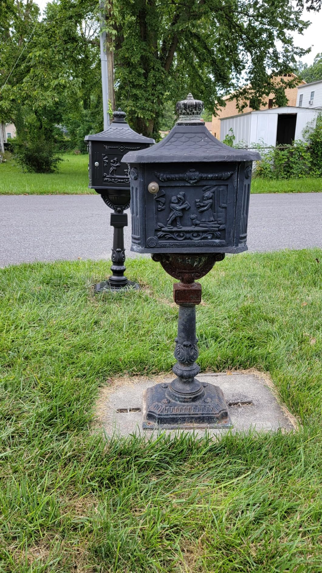 Giantex Cast Aluminum Mailbox with Post - Locking Residential Mailboxes for Outside with Keys, Baffle Door, Expansion Bolts, Address Panel, In-Ground Rust-Proof Large Security Postal Mailbox (Black) customer photo 1