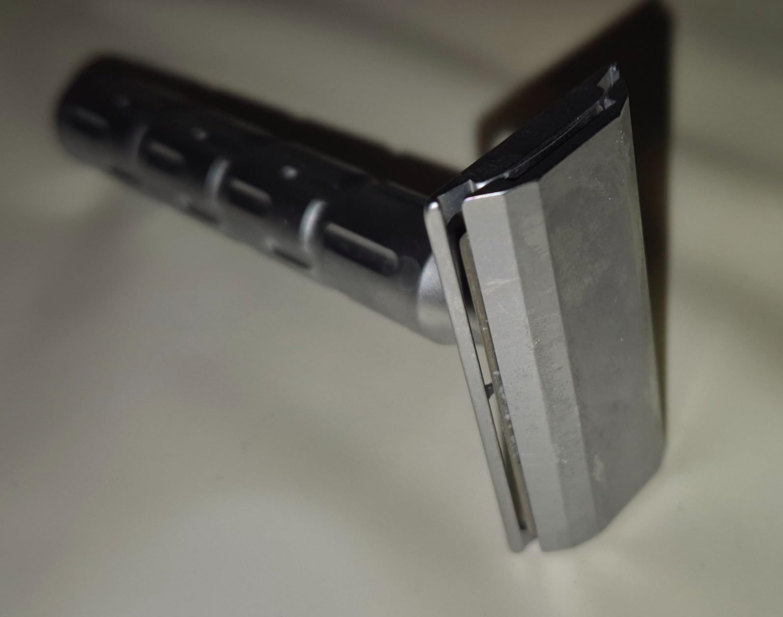 Goodfellas' Smile SYNTESI STAINLESS STEEL Double Edge Safety Razor - CNC Machined with an Extreme Comfort Angle, Made in Italy customer photo 1