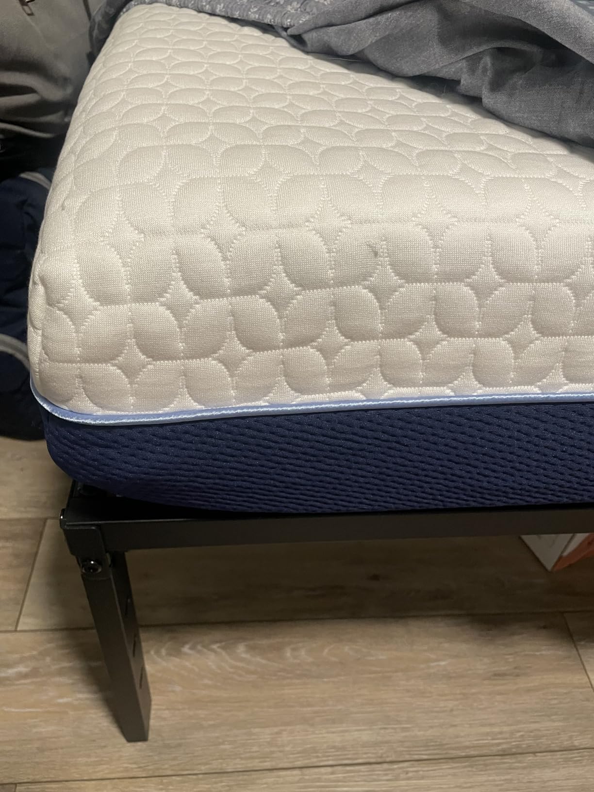 Gelsea 8 Inch Twin Size Mattress for Kids, Gel Cooling Memory Foam Mattress in A Box, Medium Firm Feel for Back Pain Relief, CertiPUR US Certified customer photo 2