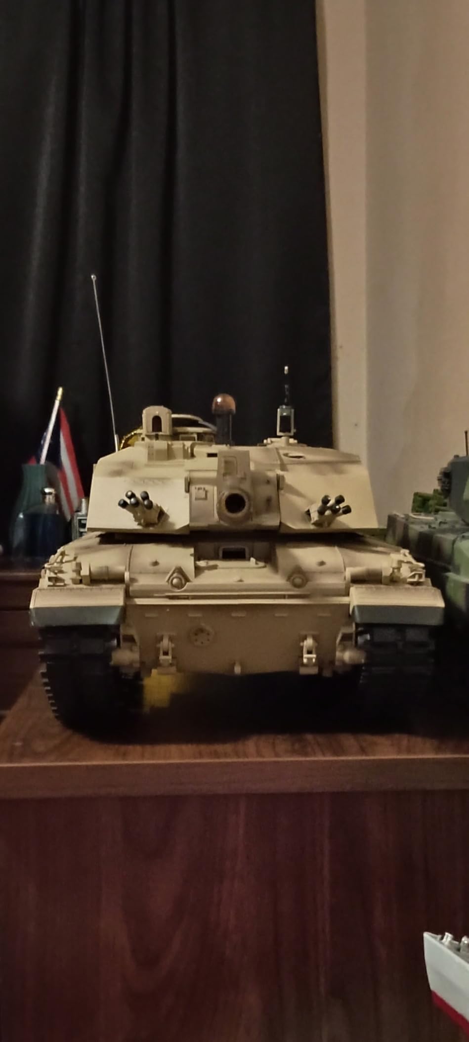 Heng Long, RC Tank 1/16 7.0 Upgraded Challenger Ii RTR RC Tank 3908 Metal Tracks Smoking Generator Metal Driving Gearbox BB Shooting Airsoft Tank that Shoot BB pellets customer photo 1