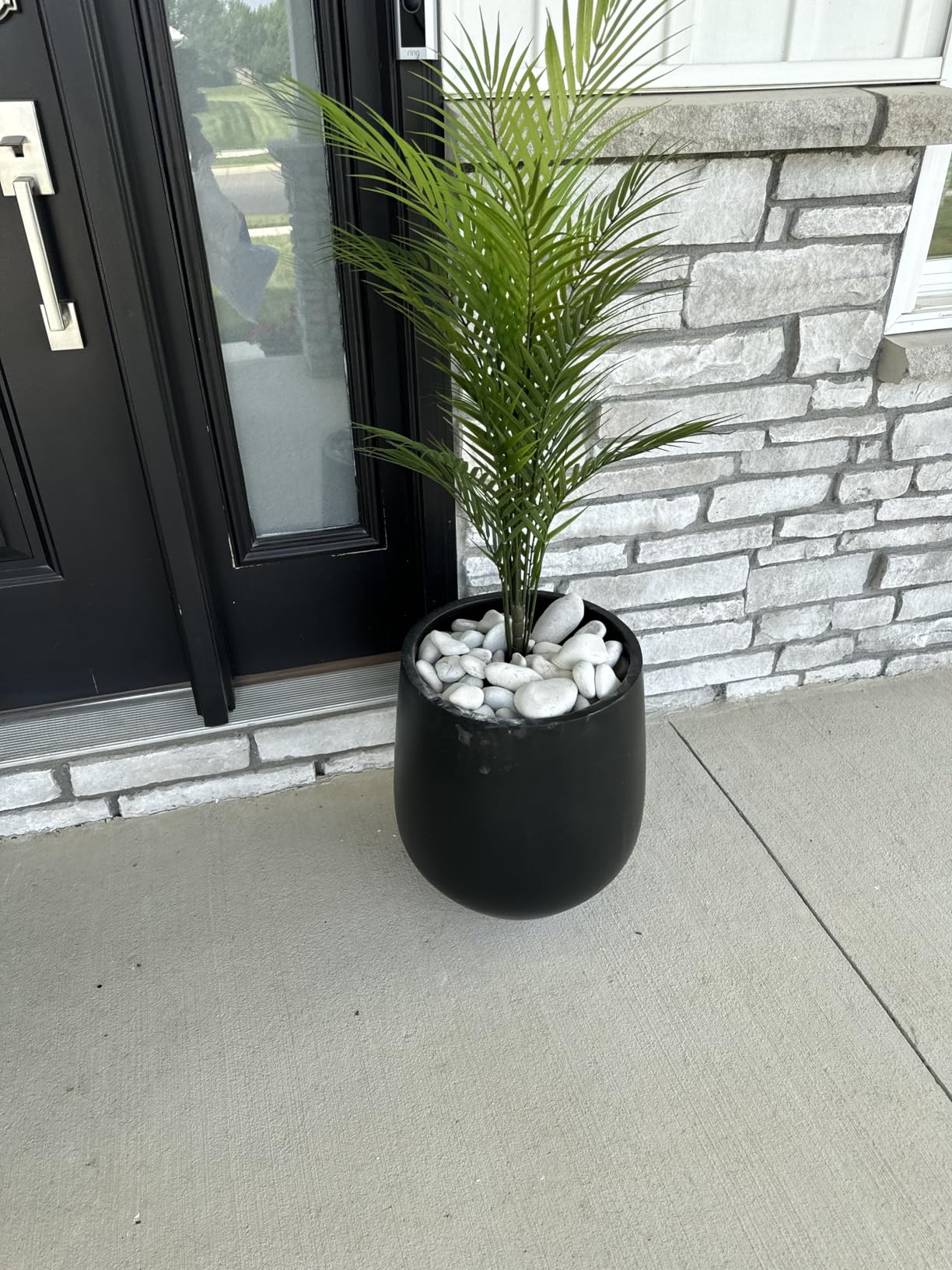 DTY Premium Mt Wilson Tall Tapered Fiberstone Planter for Indoor Outdoor Use, Modern Large Olive Tree Pot with Drainage Hole, Includes 2 Coco Mats. Black, Large 20.1'' D x 21.9'' H. 15.4