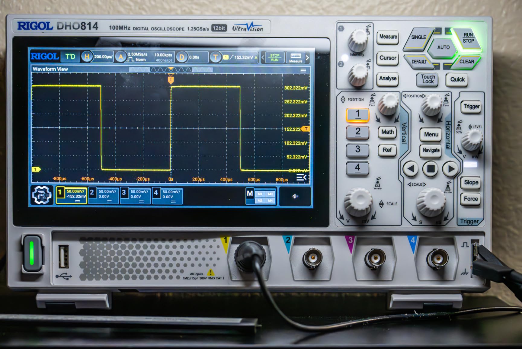 Rigol DHO802 70 MHz 2-Ch Digital Oscilloscope, 1.25 GSa/s, 12-bit, 25 Mpts, UltraAcquire, 7