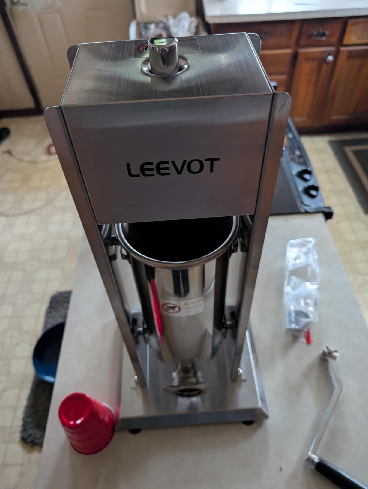 LEEVOT Electric Sausage Stuffer Maker, Vertical Electric Stuffer 11 Adjustable Speed Stainless Steel Commercial Sausage Filler Meat Stuffers with 5 Stuffing Tubes, Home & Commercial (30Lb/15L) customer photo 2
