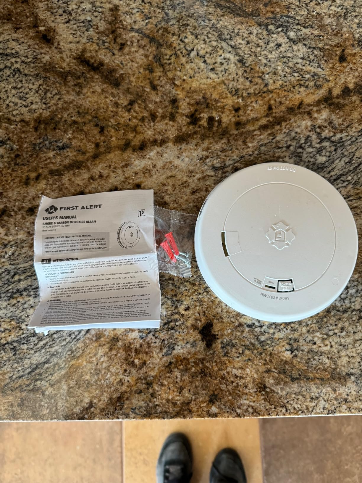 First Alert SMCO210, 10-Year Sealed Battery Combination Smoke & Carbon Monoxide Alarm with Slim Profile Design, 1-Pack customer photo 2