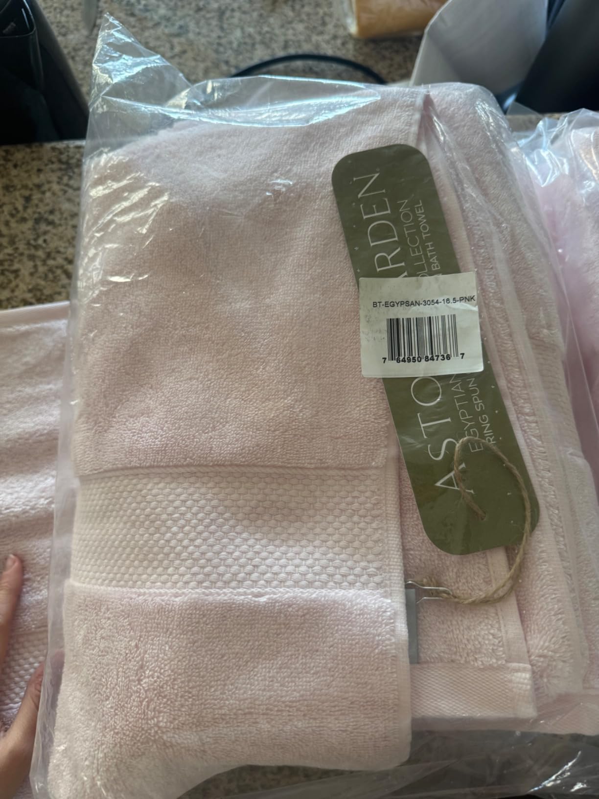 Aston & Arden Luxury Egyptian Cotton Bath Towels, Pack of 2, 600 GSM Plush Soft Absorbent Bathroom Towels for Spa or Hotel, 30 x 54 in, White customer photo 2