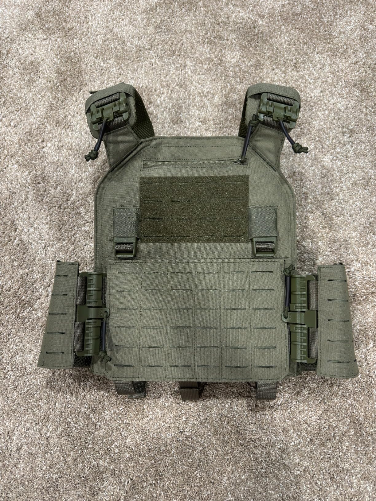 DEYACE Tactical Quick Release Vest for Men, Fully Adjustable Plate Carriers Vest with Breathable 3D Mesh Liner customer photo 1