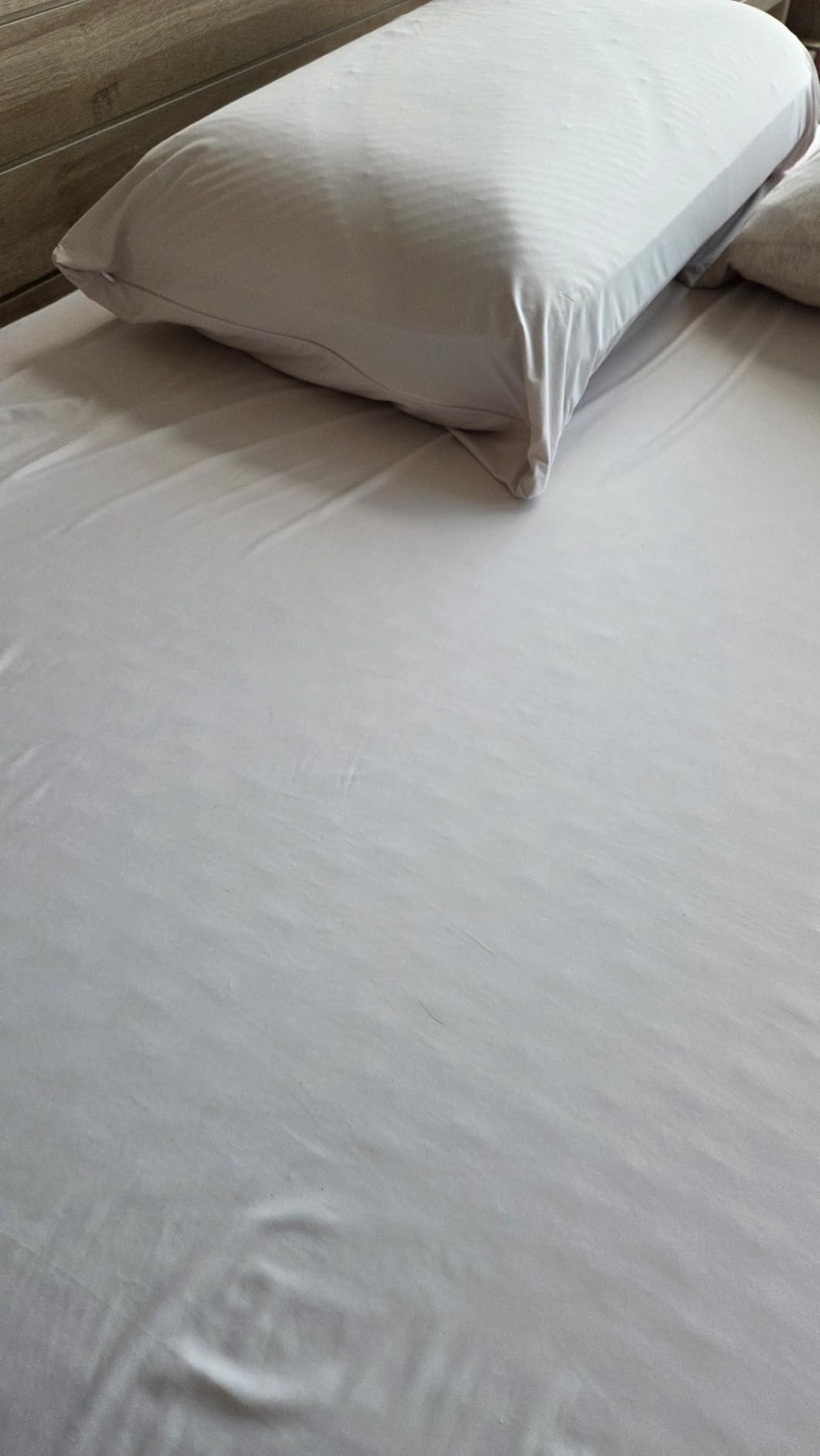 Bedsure Cooling Sheets Queen Size, Cooling Bed Sheets for Hot Sleepers, Chill Cool Sheet, Deep Pocket Up to 18 Inches, Soft & Breathable Queen Sheet Set, 4 Pieces, Grey customer photo 2