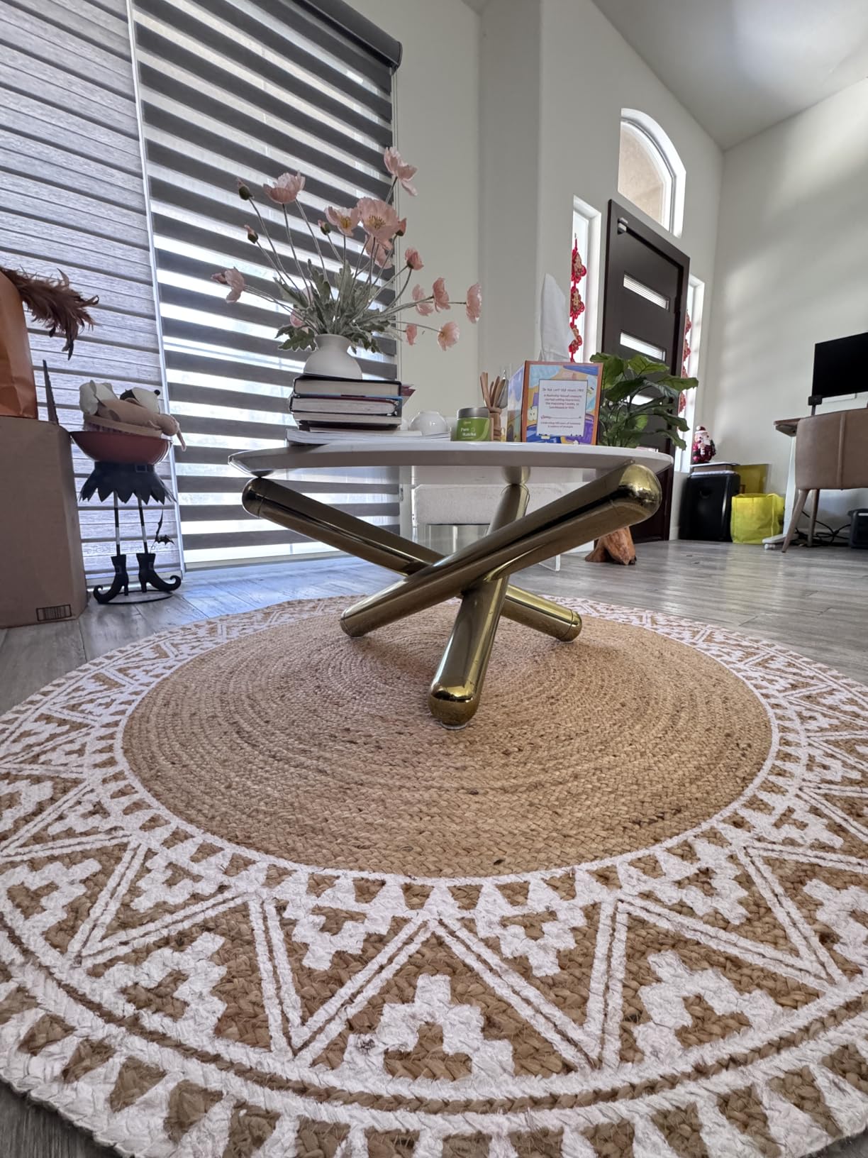 voyzz home Premium Natural Jute Braided Area Rug, 5-feet Round, White Printed Border, Stain Resistance, Natural Handmade Rug for Entryways, Living Room, Dining Room, Bedroom, Farmhouse, Kitchen customer photo 2