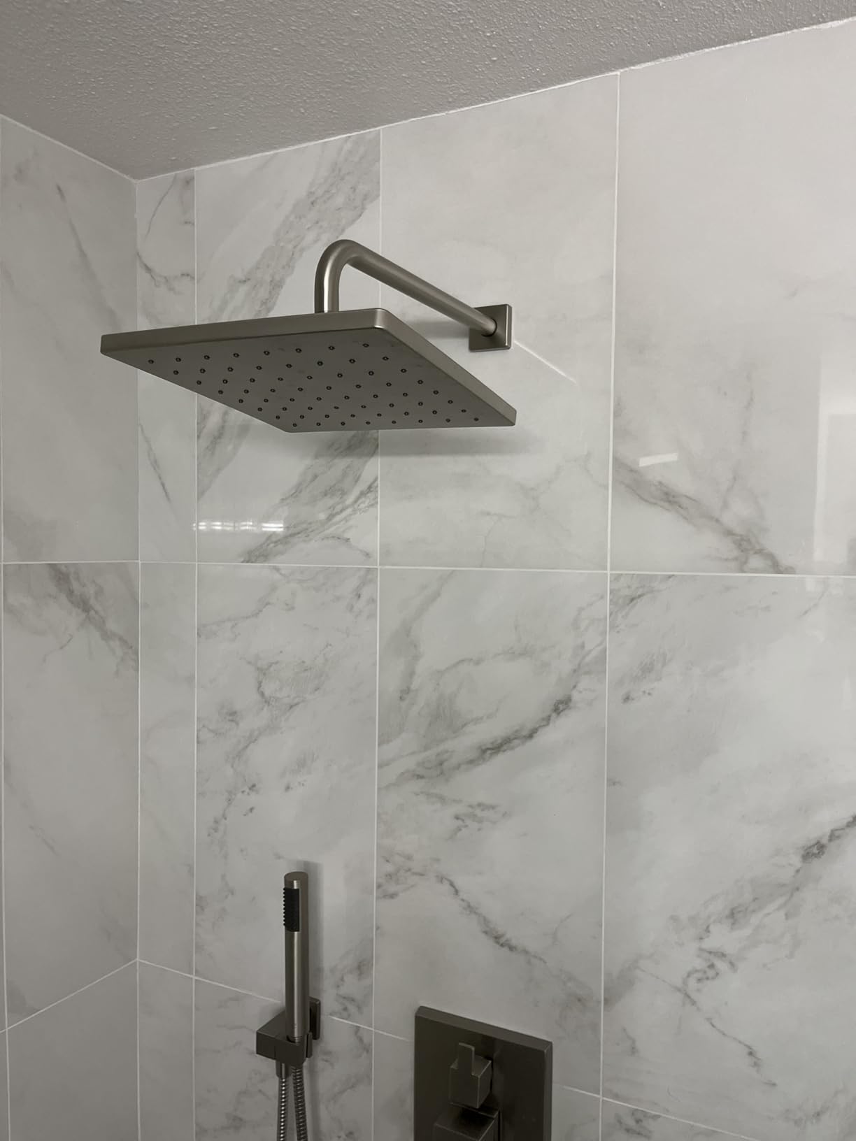 Delta Modern 14 Series Square Rain Shower System Faucet Set, Rainfall Chrome Shower Head and Handle Set, Valve Trim Kit, 10 Inch, Chrome 342701 customer photo 1