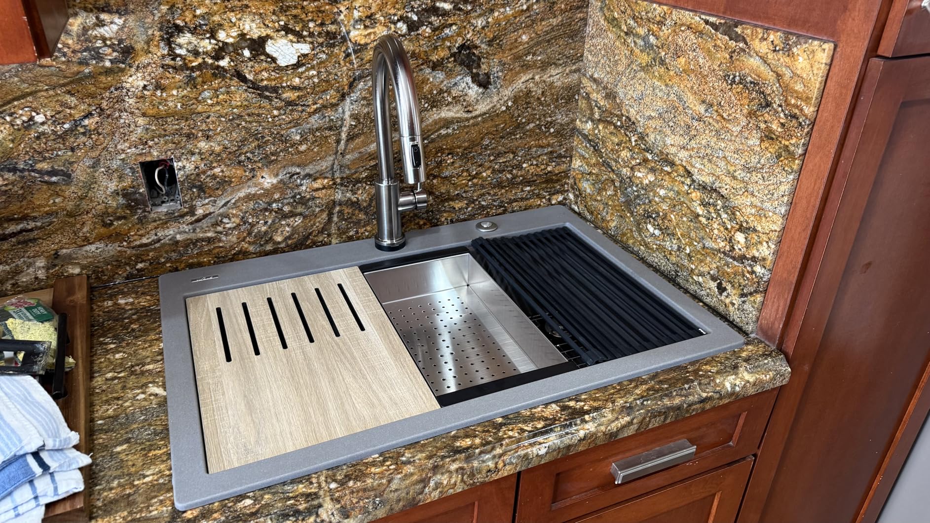Delta Faucet Trinsic VoiceIQ Touch Kitchen Faucet with Touchless Technology, Smart Faucet, Alexa and Google Assistant Voice Activated, Arctic Stainless customer photo 2