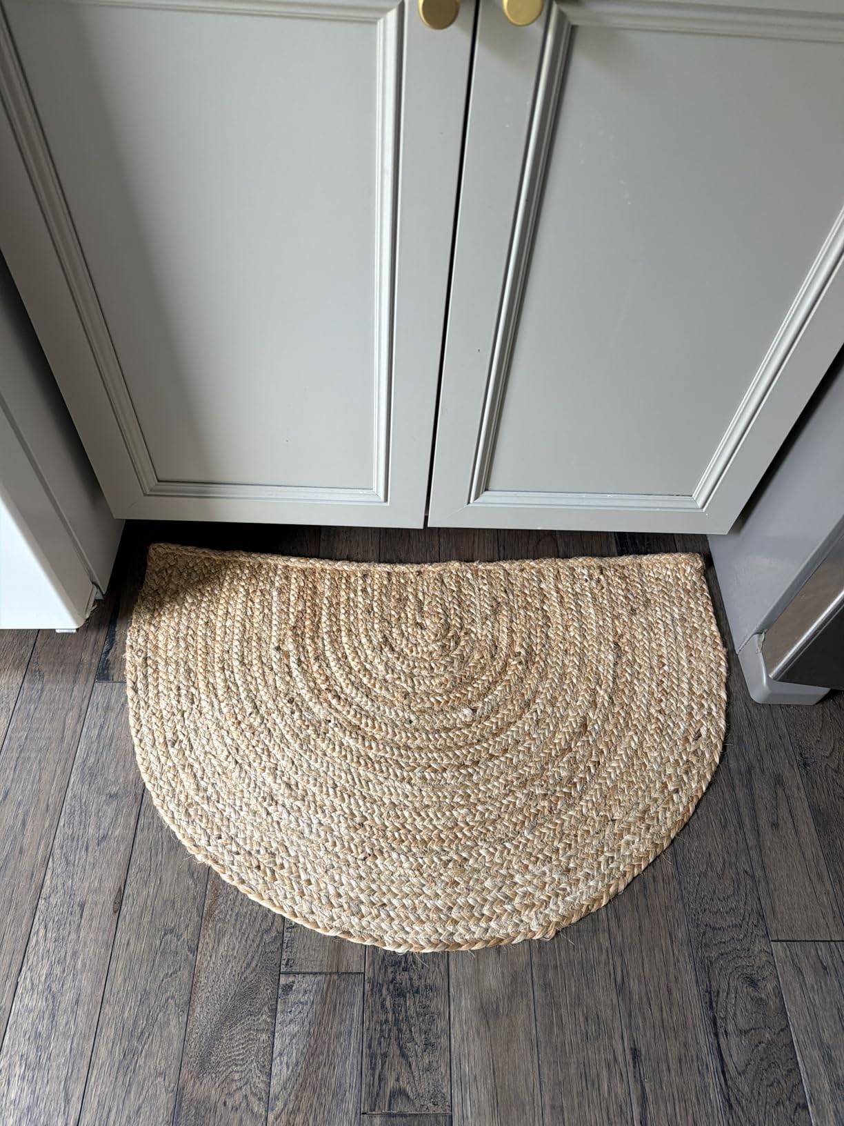 Chardin home Hand Woven Natural Jute Braided Rug - 8' Round | Rustic Boho Farmhouse Reversible Area Rug for Living Room, Dining Room, Nursery, Entryway, Study, or Patio | Solid Natural Fiber Rug customer photo 2