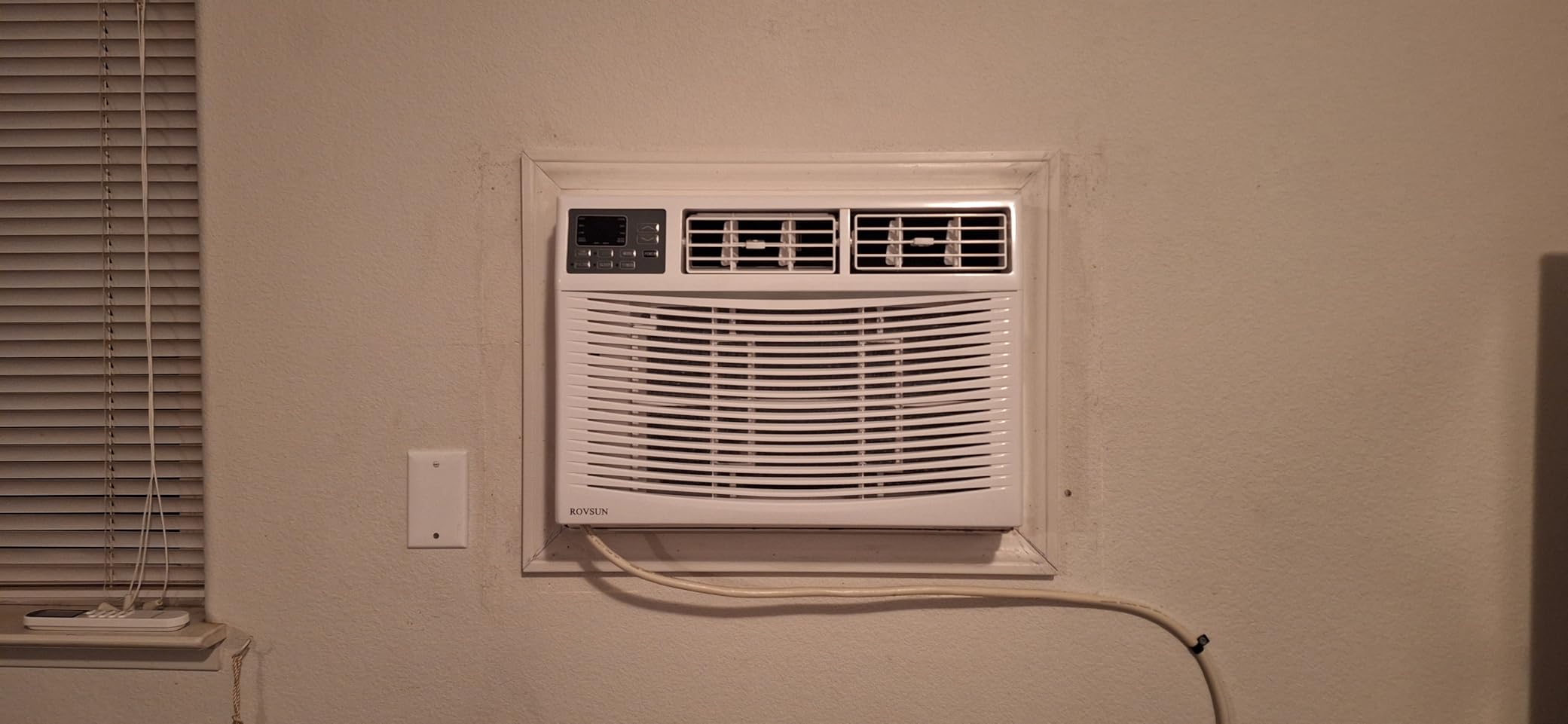 ROVSUN 8000 BTU Window Air Conditioner with Heat, Window AC Unit & Heater Combo with APP & Voice Smart Control, Timer Function & Easy Installation Kit, Work with Alexa/Google Assistant, 115V/60Hz customer photo 1