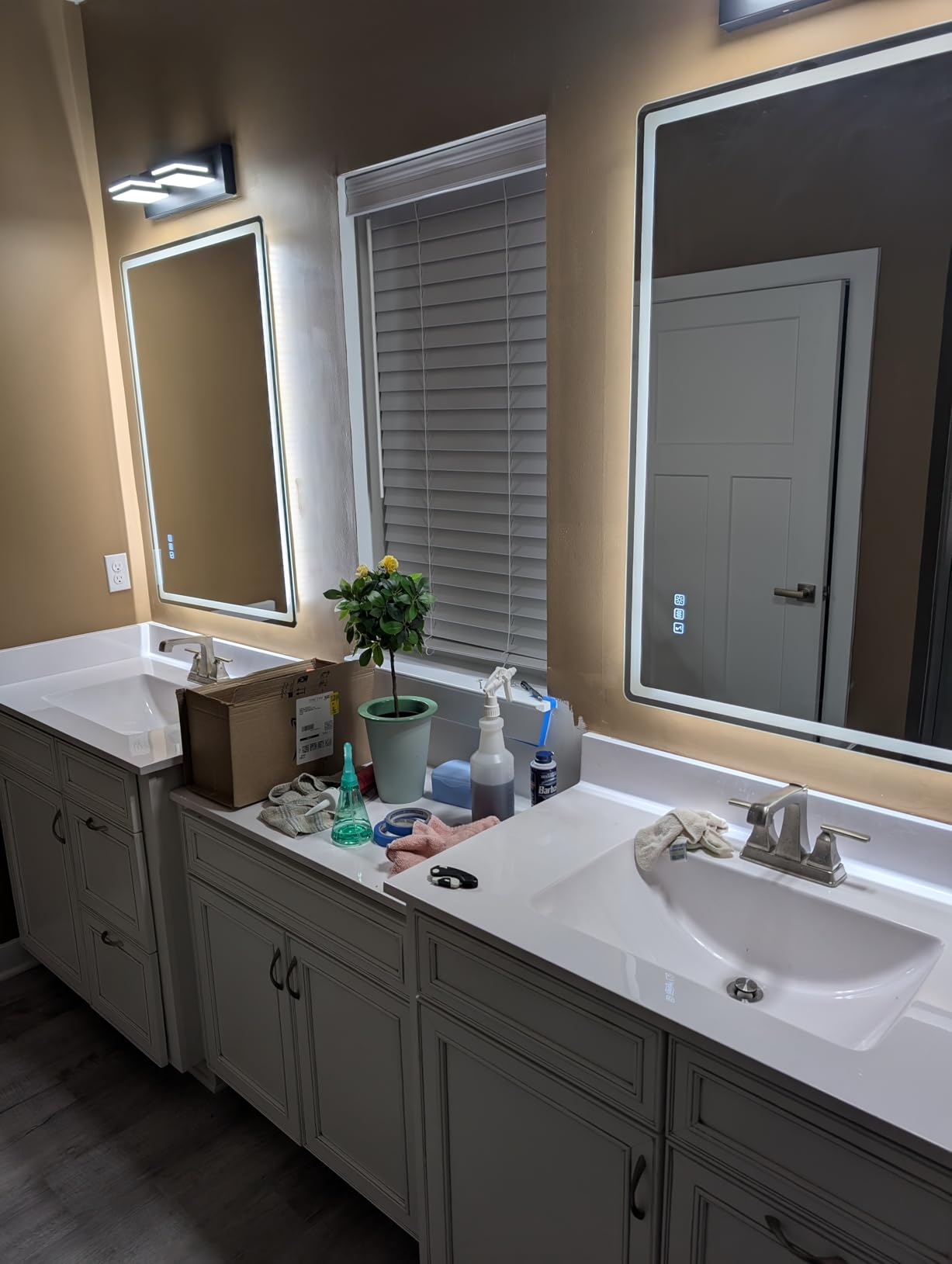 STARLEAD 40x28 Bluetooth LED Bathroom Mirror with Dimmable Lighting, 3 Color Temperature, Anti-Fog, Touch Control, Wall Mounted Vanity Mirror for Daily Routines customer photo 2