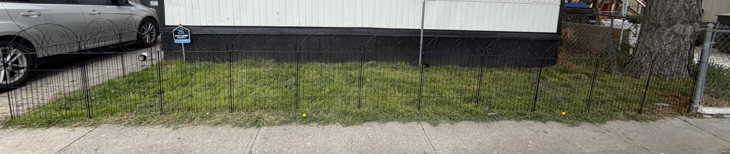 Getlay Tall Garden Fence Animal Barrier with Gate, 40 in(H) 12 Panels Garden Fences and Borders for Dogs, Dog Fence Outdoor for Yard, Total Length 26.2 Ft Metal Temporary Fencing - Patented customer photo 1