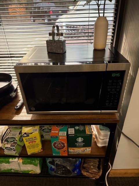 GE Countertop Microwave Oven, Compact 0.9 Cubic Ft., 900-watt Capacity, 7 Auto Cooking Settings, Child-Lock Technology, Kitchen Essentials for The Countertop, Dorm Room or Apartment, Stainless Steel customer photo 1