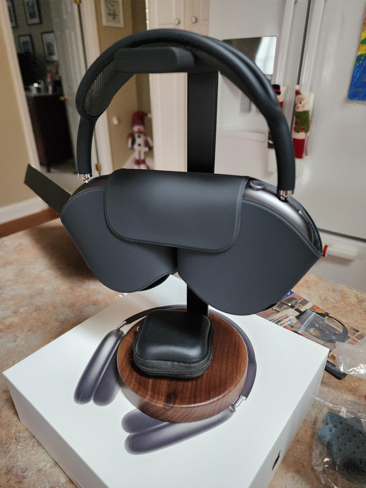 GEVO Headphone Stand for Desk - Wooden Headset Stand for Desk - Wooden Headphone Holder with Airpods Max and More customer photo 1