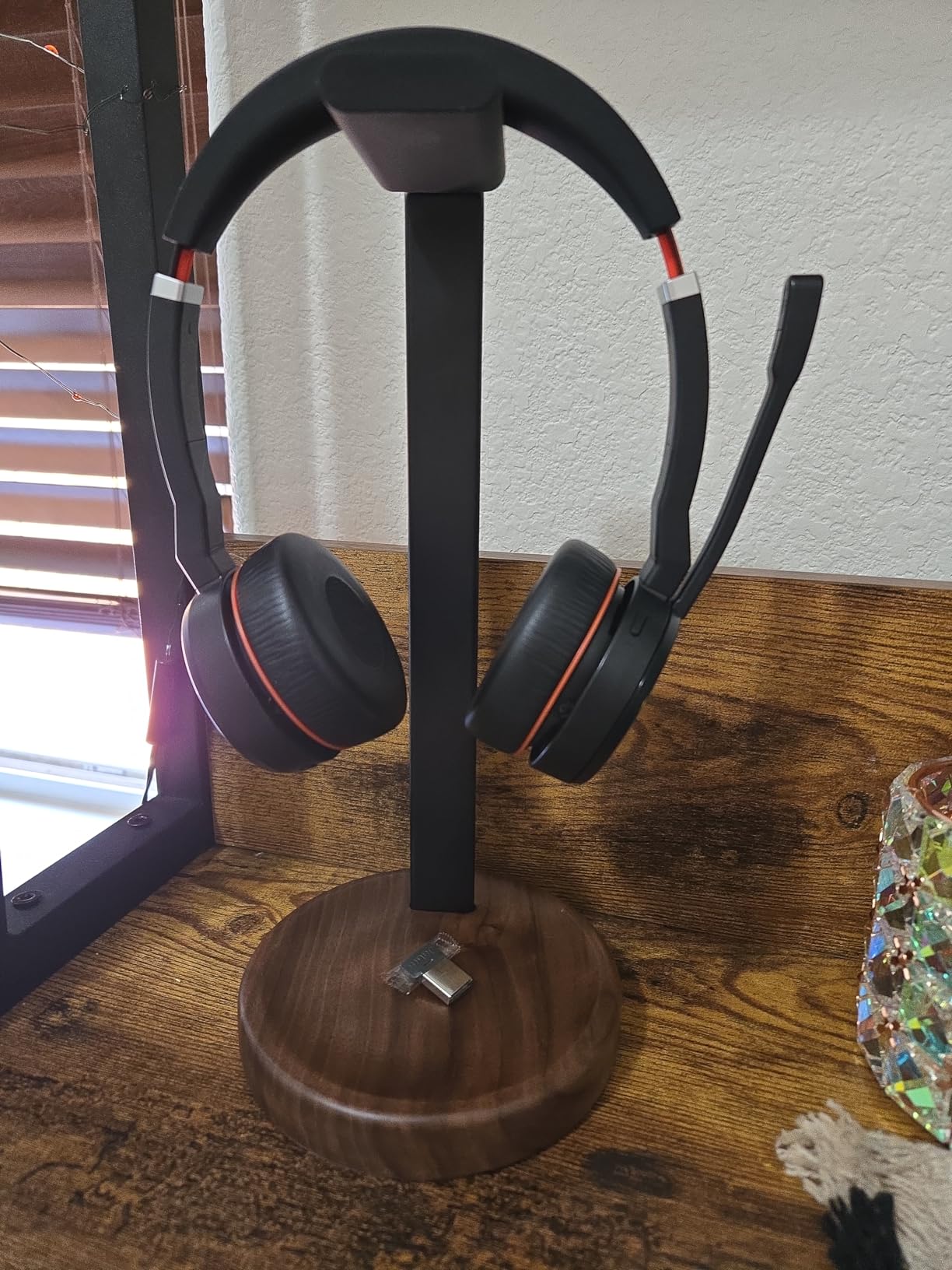 GEVO Headphone Stand for Desk - Wooden Headset Stand for Desk - Wooden Headphone Holder with Airpods Max and More customer photo 2