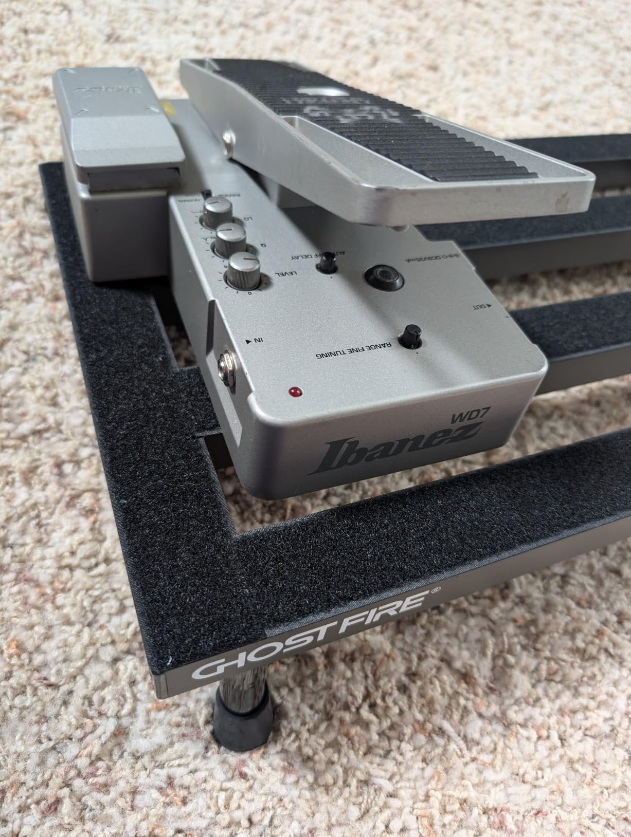 Ghost Fire Medium Portable Powered Guitar Pedal Board Aluminum Alloy 1.76lb Super light Foldable Effect Pedalboard 19.8''x11.5'' with Carry Bag,SPL-04 and Power Supply GS10-SE customer photo 2
