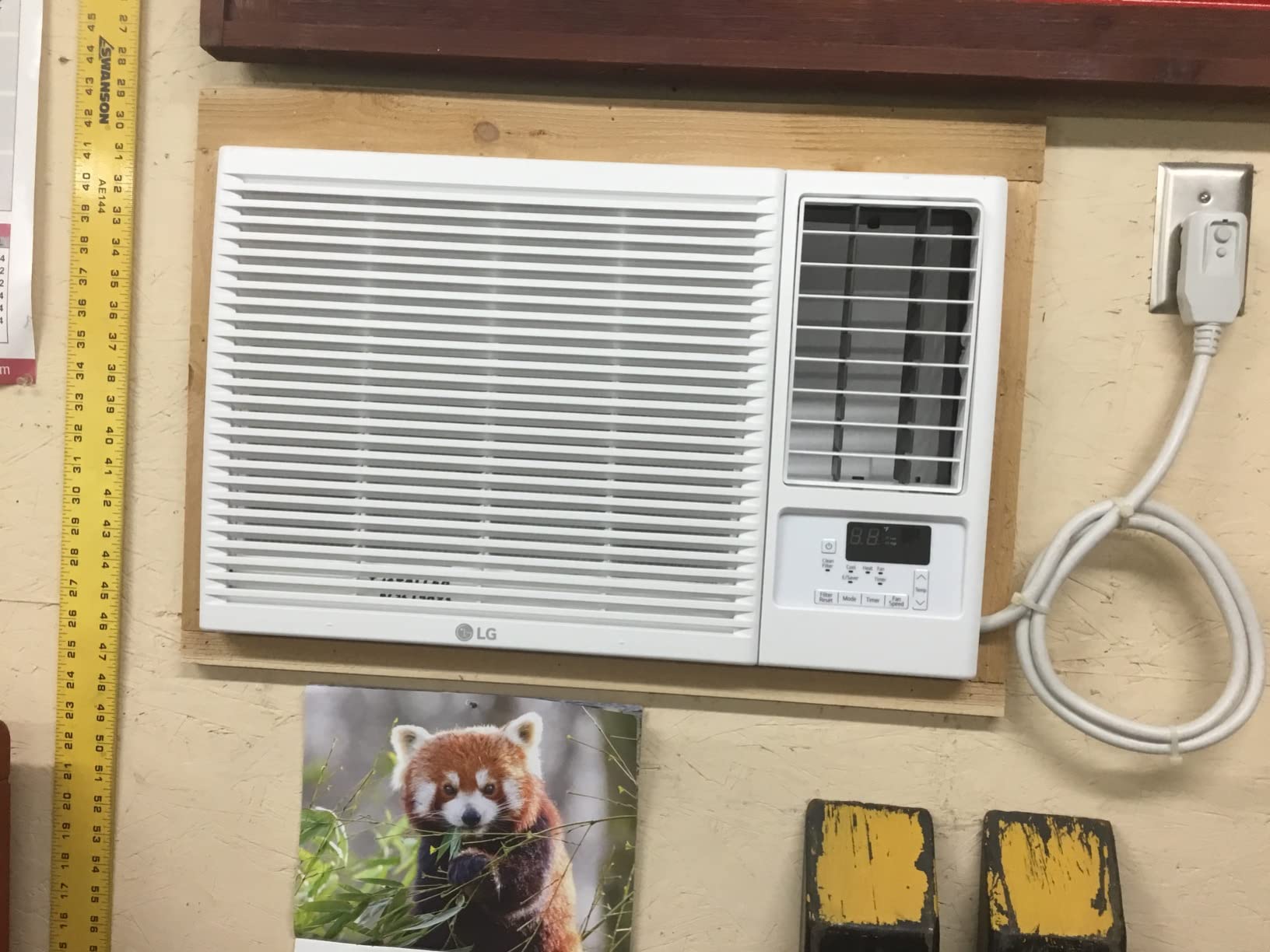 LG 12,200 BTU Window Air Conditioner with Supplemental Heat, 230/208V, Cools 570 Sq.Ft. (19' x 30' Room Size), Electronic Controls with Remote, 2 Cooling, Heating & Fan Speeds, Slide In-Out Chassis customer photo 2