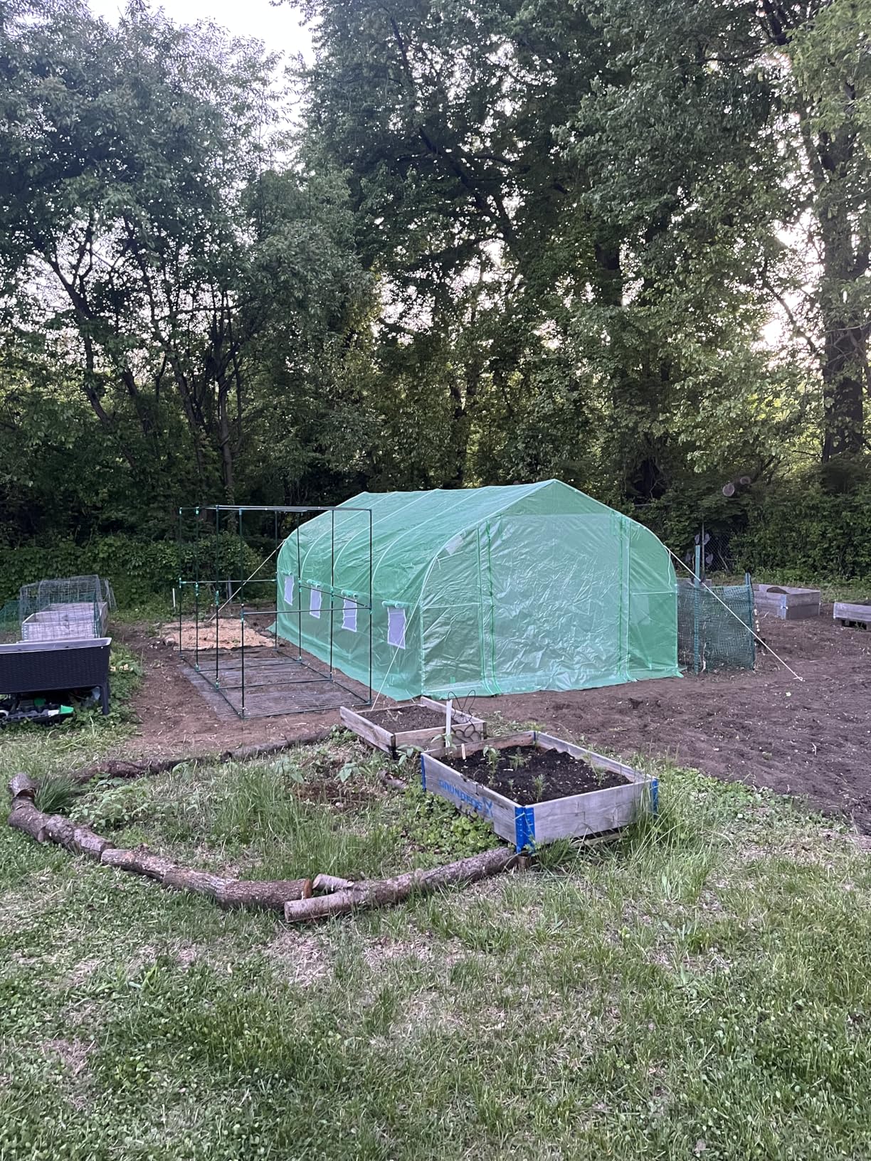 Outsunny 20' x 10' x 7' Walk-in Greenhouse, Tunnel Green House with Galvanized Steel Frame, Hoop House Kit with Zippered Door and 6 Windows, White customer photo 2
