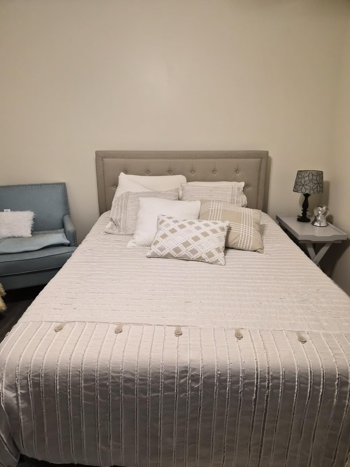 Madison Park Comforter Cotton Clipped Jacquard, Oversized Comforters King Size Bed, All Season Down Alternative Overfilled King Size Comforter, Essence, King/Cal King, Blue 9 Piece customer photo 2