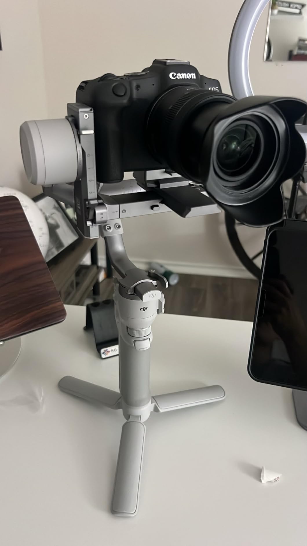 DJI RS 4 Mini Combo, Gimbal Stabilizer for Cameras Canon/Sony/Panasonic/Nikon/Fujifilm, Auto Axis Locks, Intelligent Tracking, 2kg/4.4lbs Payload, Camera Gimbal, Camera Stabilizer, Briefcase Handle customer photo 2