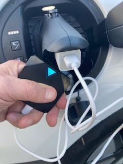 Portable V2L Adapter for Hyundai Ioniq 5, Hyundai Ioniq 6, Kia EV6, Power Your Devices by Using Your Car Battery, for Camping, Emergency Use customer photo 2