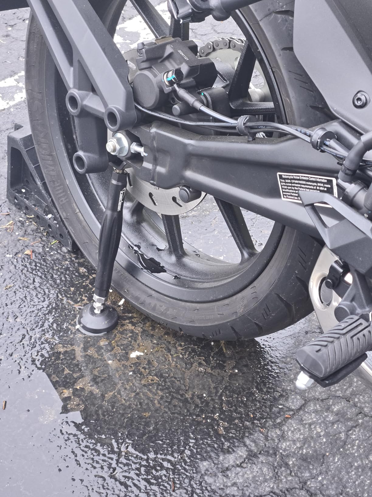 KAEDEAR Motorcycle Maintenance Stand with Brake Holder, Aluminum, Easy Wheel Rotation, Easy Turn, Ergonomic, For Chain Cleaning, Lubrication and Service, Grip Stand KDR-ST1 (Black) customer photo 1