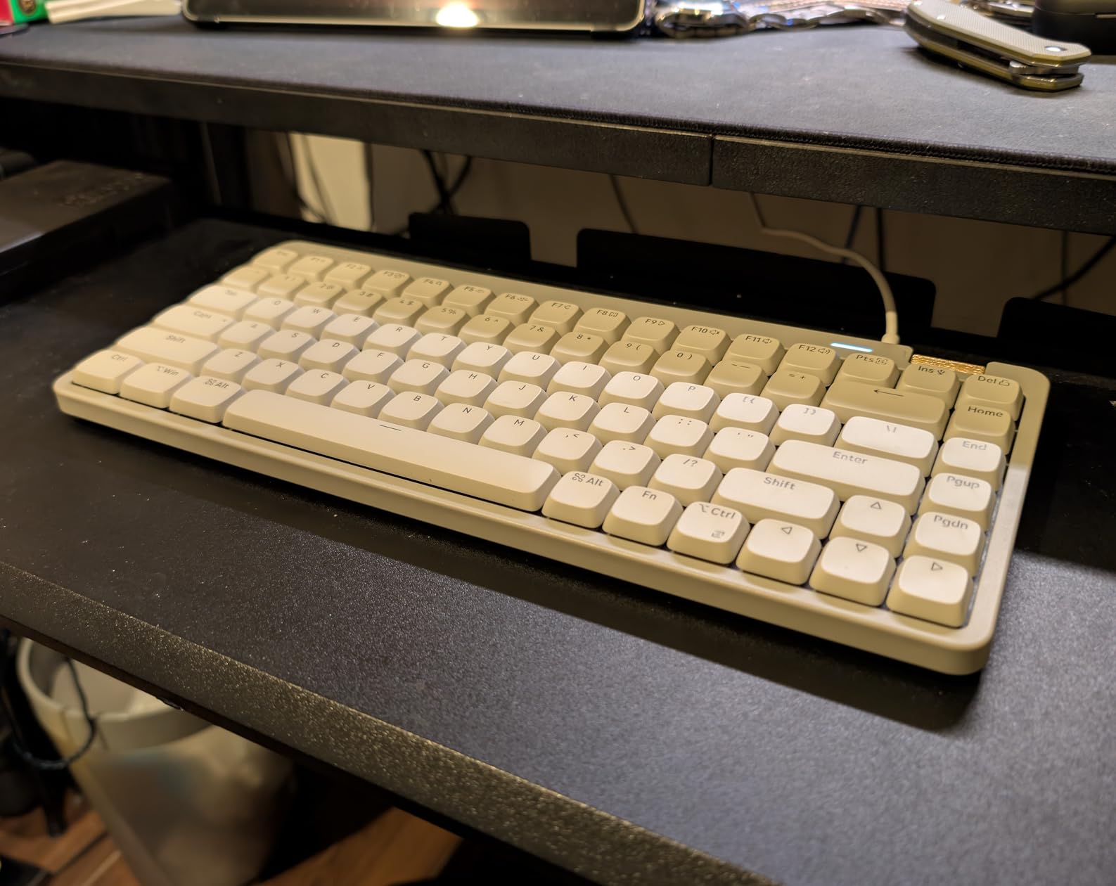 Flow Lite 84 Keys Low Profile Mechanical Keyboard, 75% Swappable Rechargeable Wireless Keyboard with 2.4G Receiver, Bluetooth and Wired Connection for Windows, Mac/ Specter Linear Switches (Marble) customer photo 2