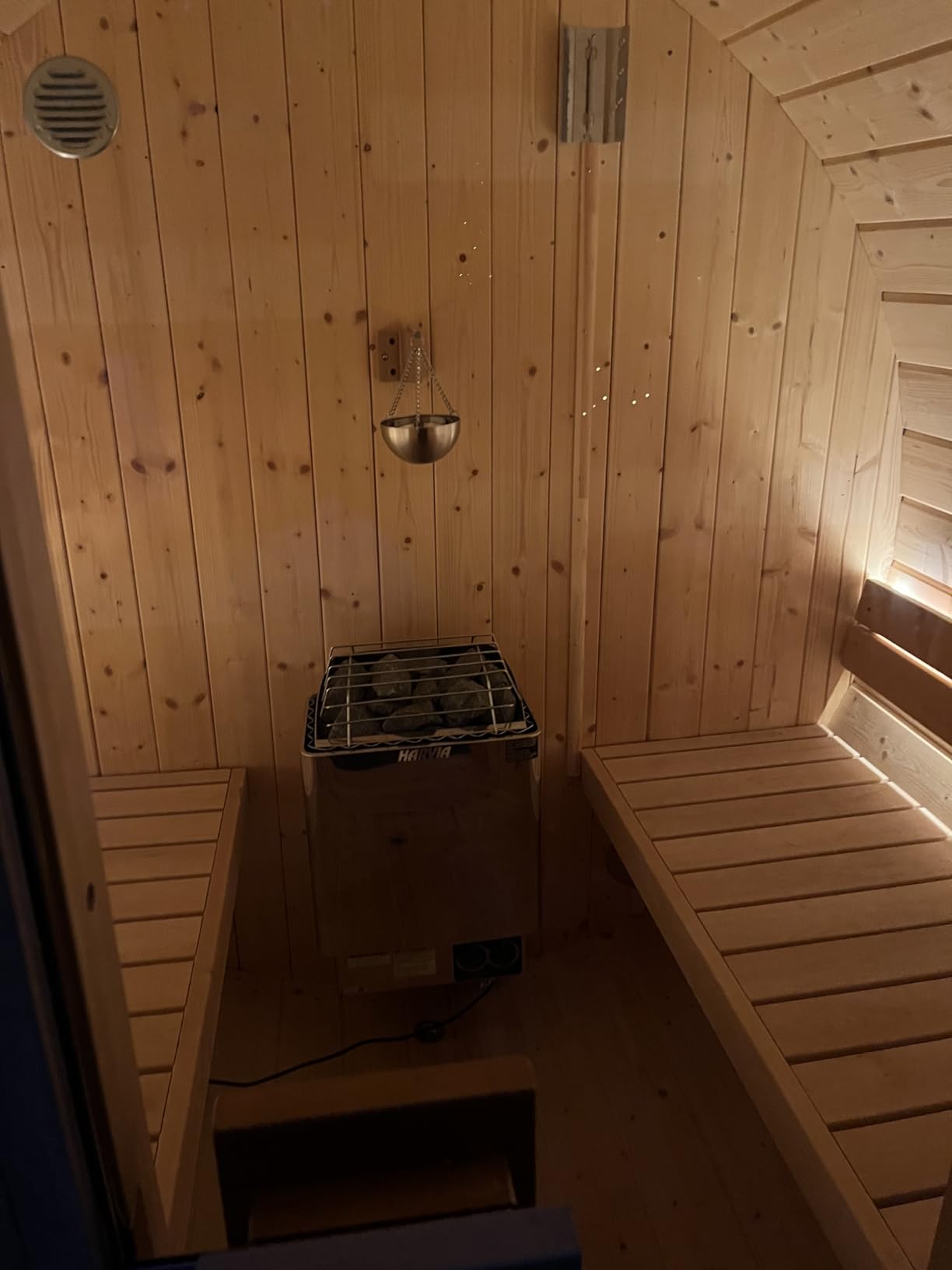 EuroSauna 2-Person Outdoor Barrel Sauna with Shingles, Lighting, & 6kW Harvia Sauna Heater, 81x59 customer photo 1