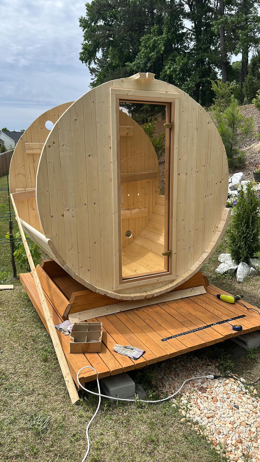 EuroSauna 2-Person Outdoor Barrel Sauna with Shingles, Lighting, & 6kW Harvia Sauna Heater, 81x59 customer photo 2