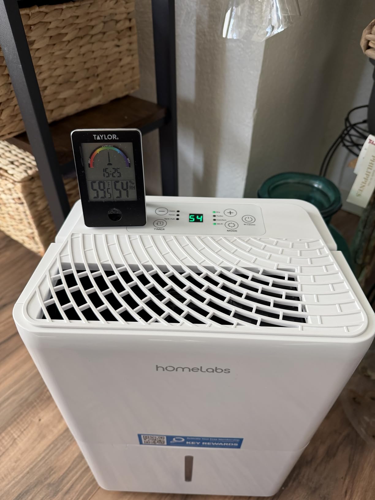 hOmeLabs Dehumidifier - Advanced Humidity & Moisture Control, Quiet, Efficient, Auto Shut-off, Ideal for Home, Basement, Office - 3,500 Sq Ft Wi-Fi (25 Pint MAX 64 Pint at 95°F, 90% RH) customer photo 1