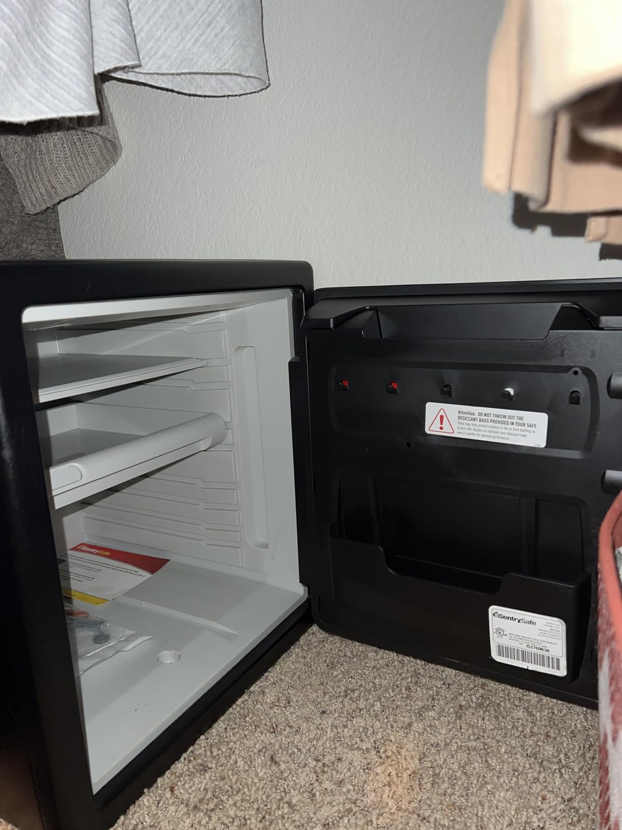 Master Lock Black Premium Fireproof and Waterproof Safe with Combination Dial, 1.23 cu-ft, STW123DUB customer photo 2