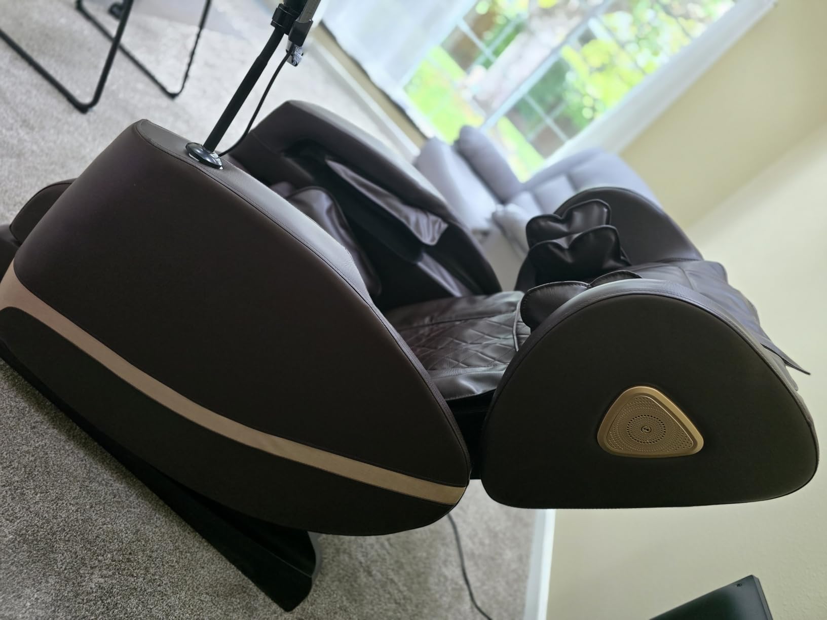 FURNIMAT 2026 Massage Chair Full Body, Zero Gravity Massage Chair with 10 Fix Rollers, Airbags, Heating, Foot Massage, Auto Modes, Bluetooth Speaker, Smart Screen Controller(Light Gray) customer photo 1
