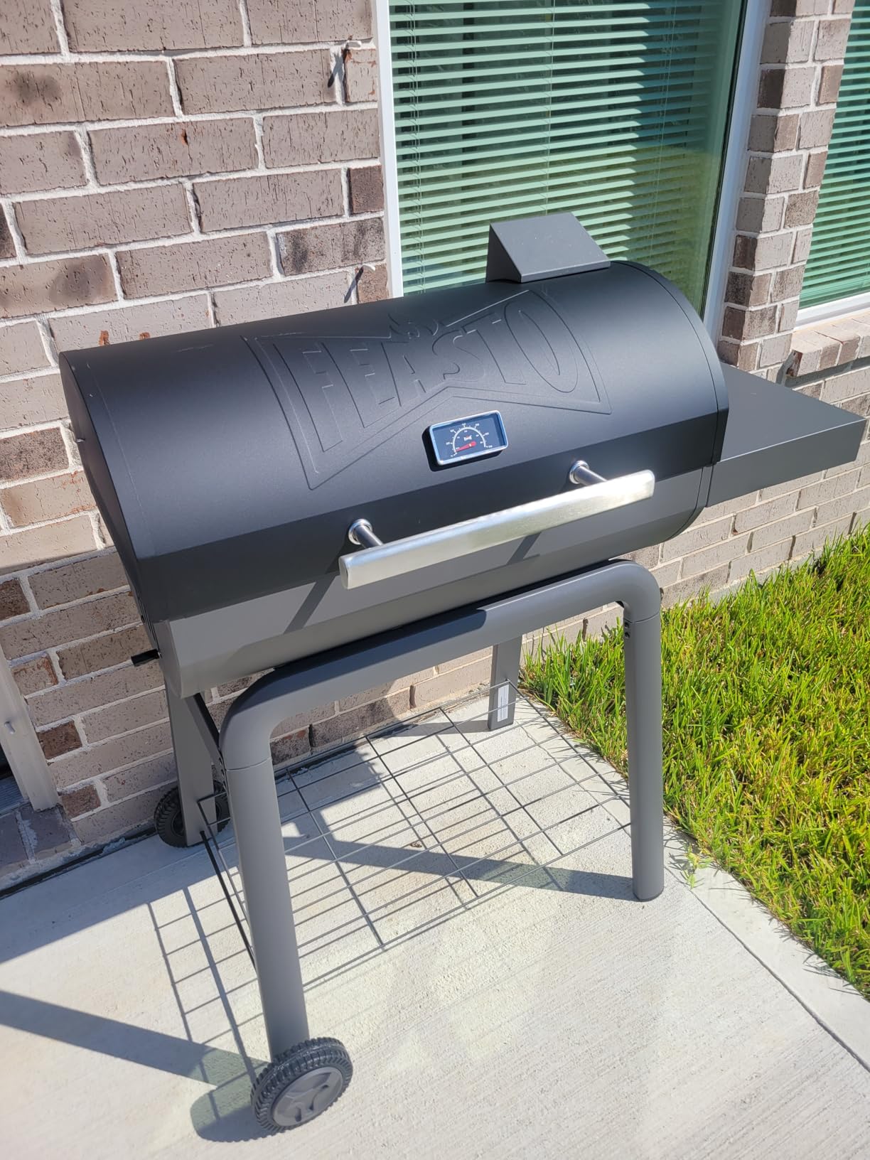 Feasto Heavy-Duty 30-Inch Charcoal Grill with Offset Smoker Grill, Side Table & 815 Sq. In Cooking Space, Outdoor BBQ Grill for Outdoor Barbecue in Backyard, Patio and Parties, Black customer photo 2