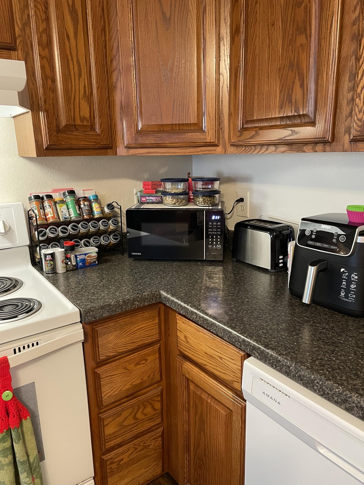 TOSHIBA Small Microwave Oven with 11 Power Levels, ChefDefrost, Sound On/Off & Eco Mode, 0.7 Cu Ft, 700W, Black, MM-EM07PA(BK) customer photo 2