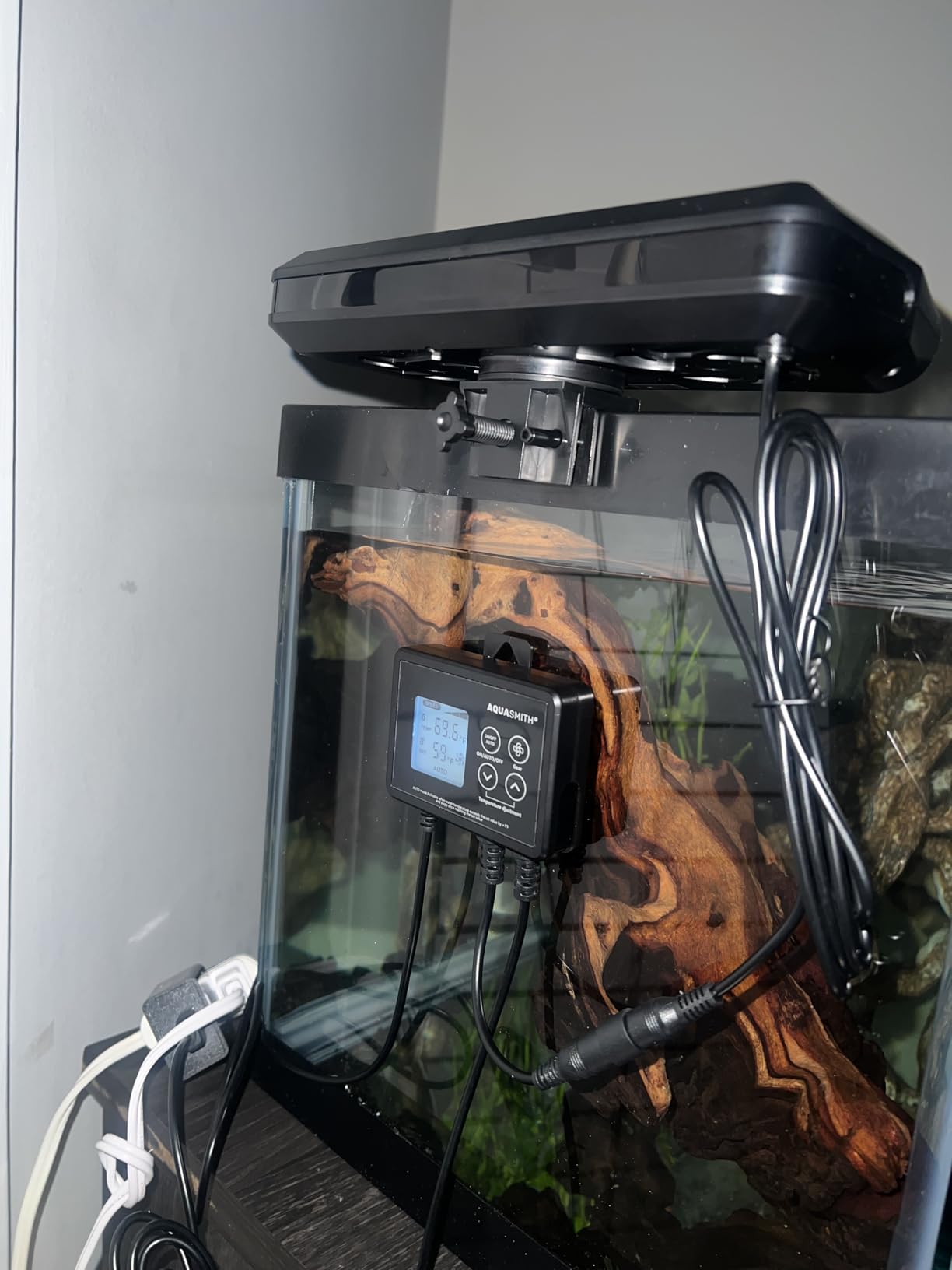 AQUASMITH Aquarium Chiller Fan,Fish Tank Cooler with Temperature Control,Minimum Setting 59℉,Auto Start/Stop,Refrigeration Effect 3-7℉,3-Speed Modes,for Axolotl Seawater Freshwater Coral Grass Tank customer photo 2