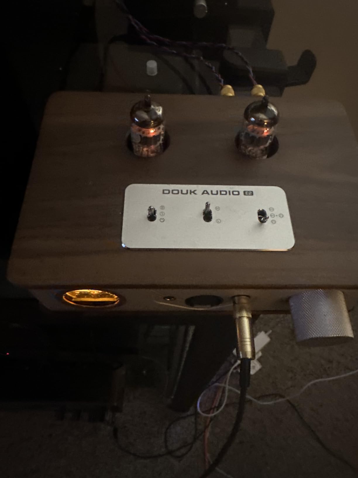 Douk Audio Tube Headphone Amp: for XLR, 4.4mm, 6.35mm HiFi Headphones, Stereo Preamplifier for Amplifiers, Speakers, Home Desktop Audio System, with VU Meter & German Valvo Vacuum Tubes (E2) customer photo 2