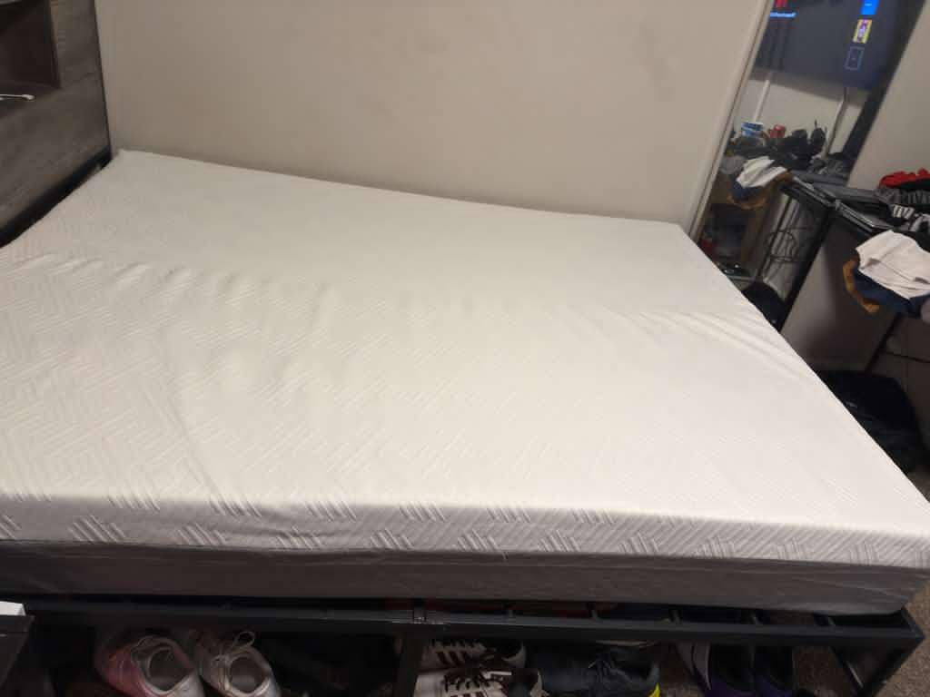 Novilla 12 Inch Mattress Queen Size, Gel Queen Mattress Memory Foam in a Box with Comfort Foam for Pressure Relief & Body Support & Cool Night Sleep customer photo 1