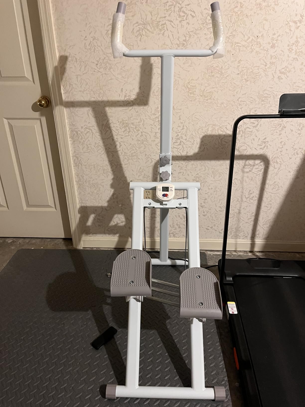 YYJO Steppers for Exercise at Home Stair Stepper with Handlebar and Resistance Foldable Stepper Climber Exercise Machine Cardio Exercis customer photo 2