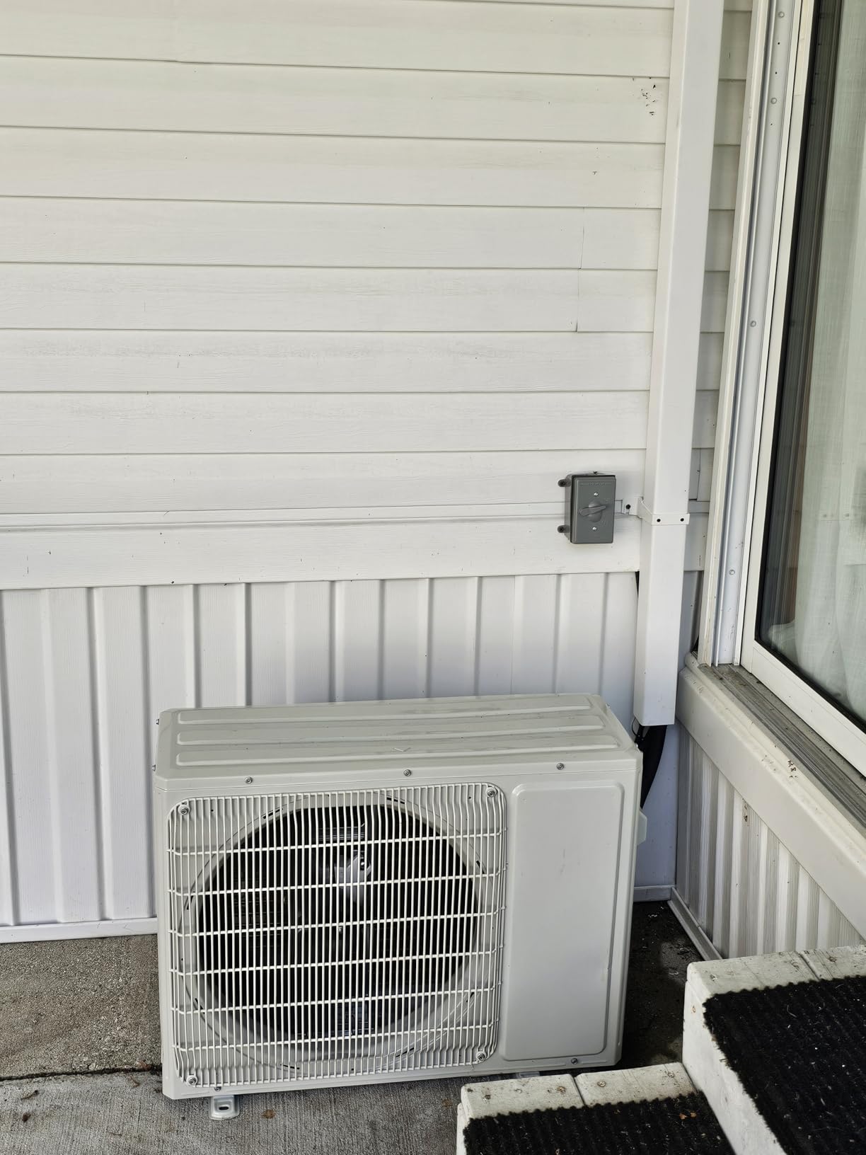 12000BTU Mini Split Air Conditioner& Heater, 17 SEER2 115V Wall-Mounted AC Unit Cools Rooms up to 750 Sq. Ft, Energy Efficient Inverter AC with Heat Pump customer photo 1