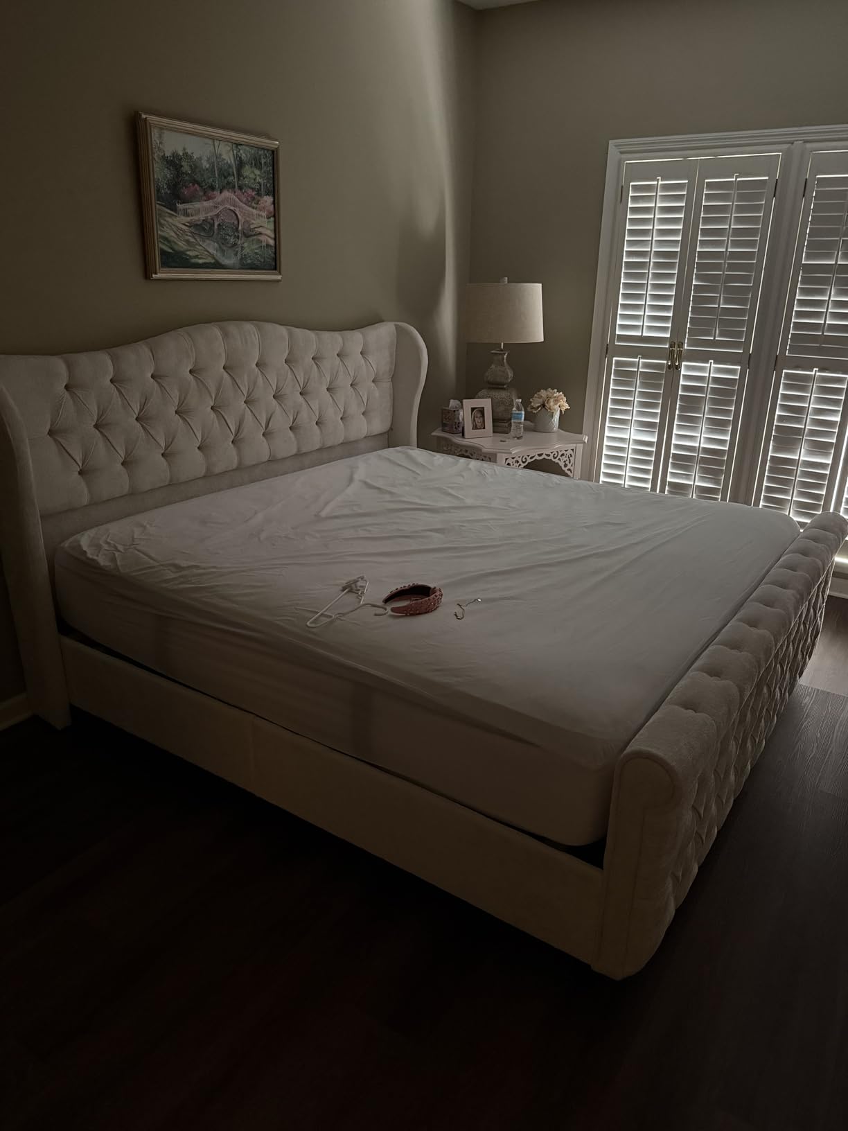koorlian King Bed Frame, Chenille Upholstered Sleigh Bed with Scroll Wingback Headboard & Footboard, Luxury & Soft Button Tufted Modern King Bed, Easy Assembly, No Box Spring Needed customer photo 1